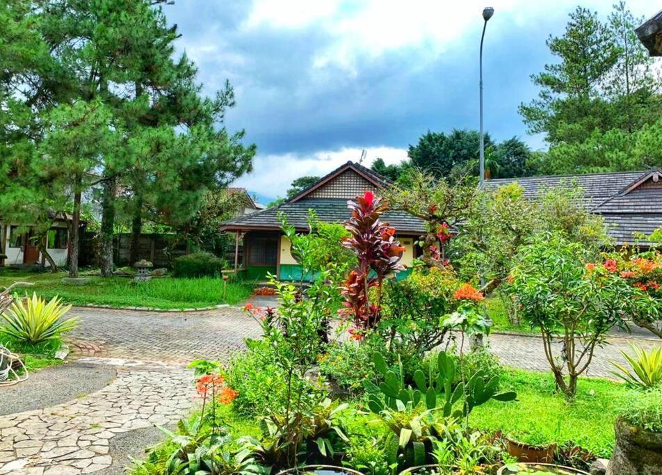 Designer Villa Osaka Puncak Εξωτερικό φωτογραφία