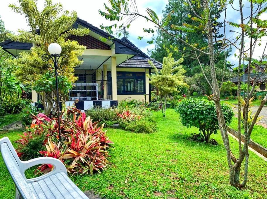 Designer Villa Osaka Puncak Εξωτερικό φωτογραφία