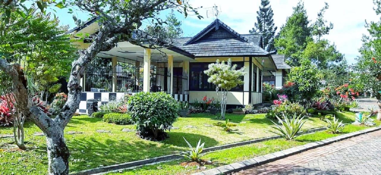Designer Villa Osaka Puncak Εξωτερικό φωτογραφία